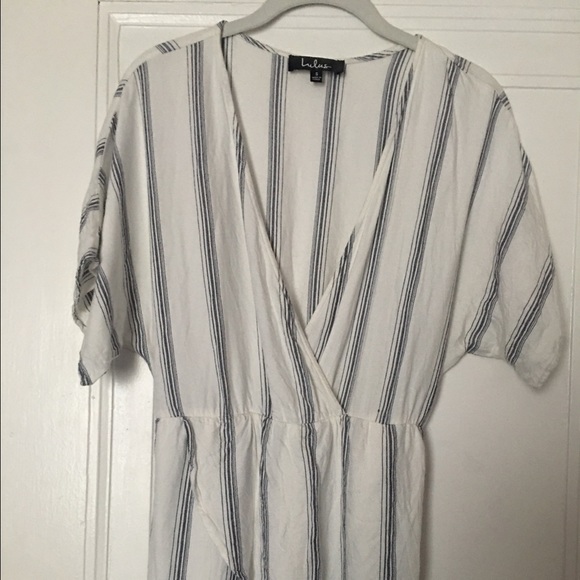 Lulu’s white striped plunge romper - Picture 3 of 7